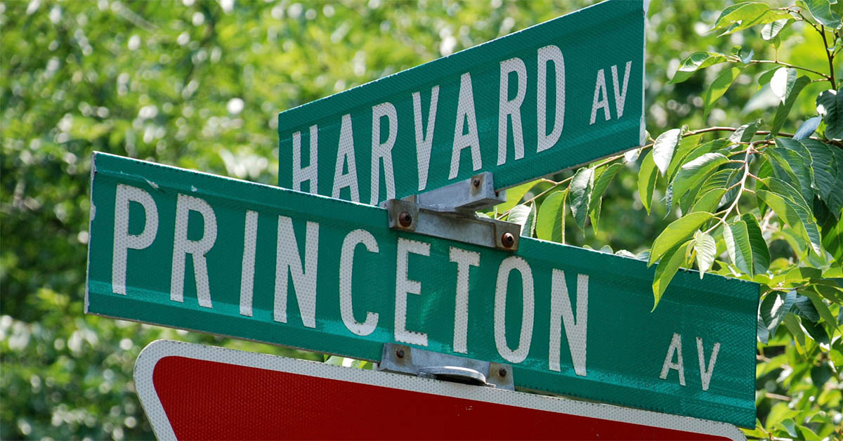 So sánh Princeton University và Harvard University
