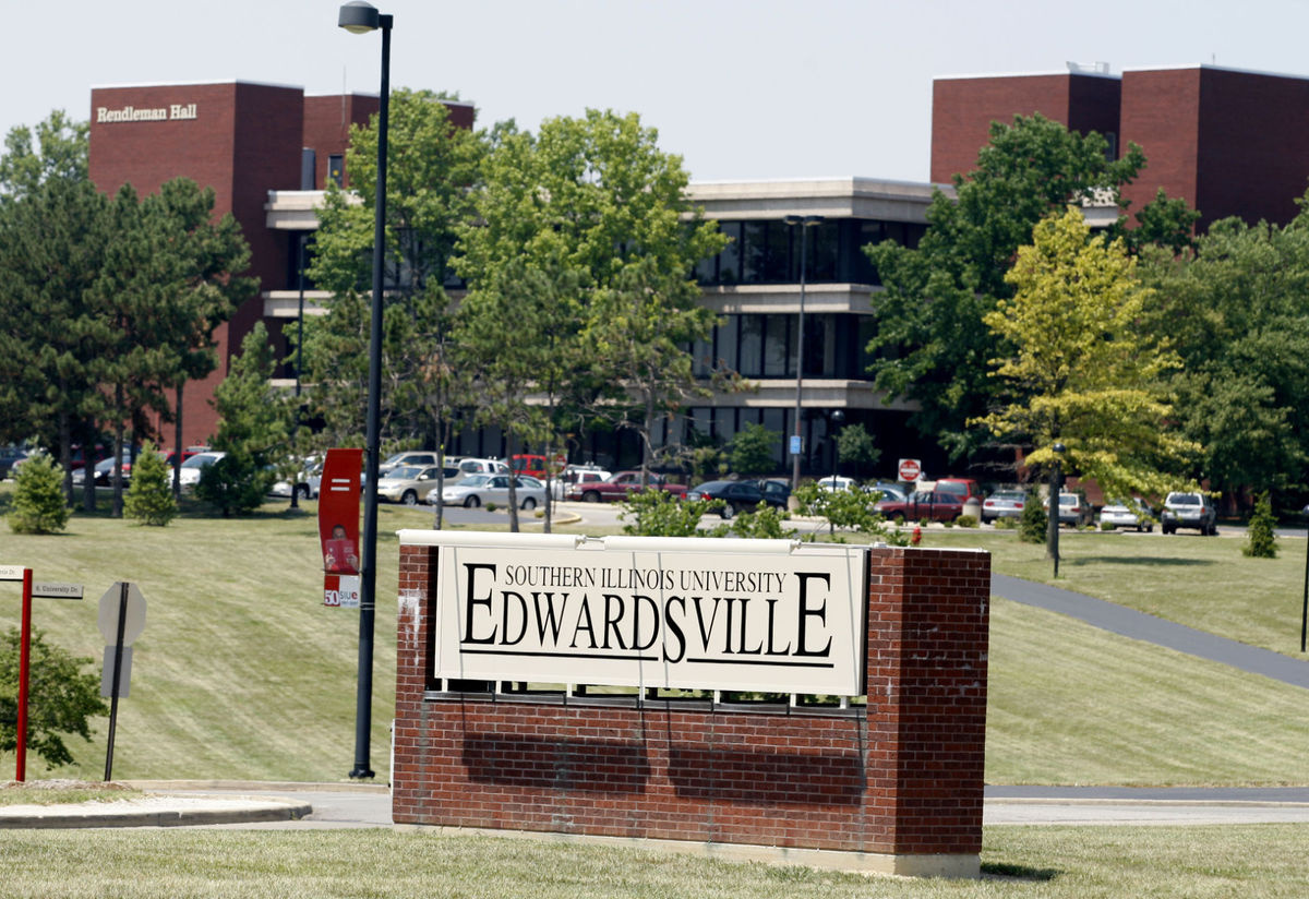 Học Bổng Từ 50% học phí tới toàn phần tại Southern Illinois University Edwardsville