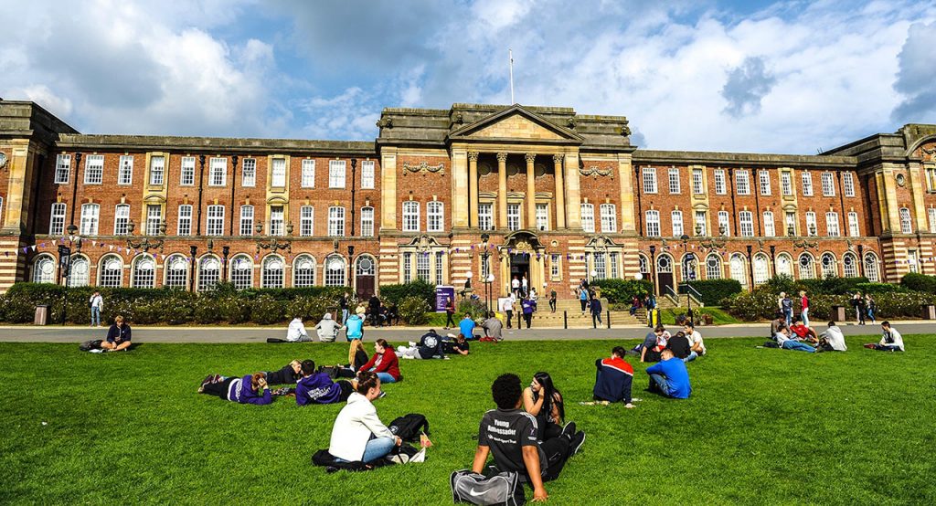 Du học Anh tại Leeds Beckett University - Học bổng 2021