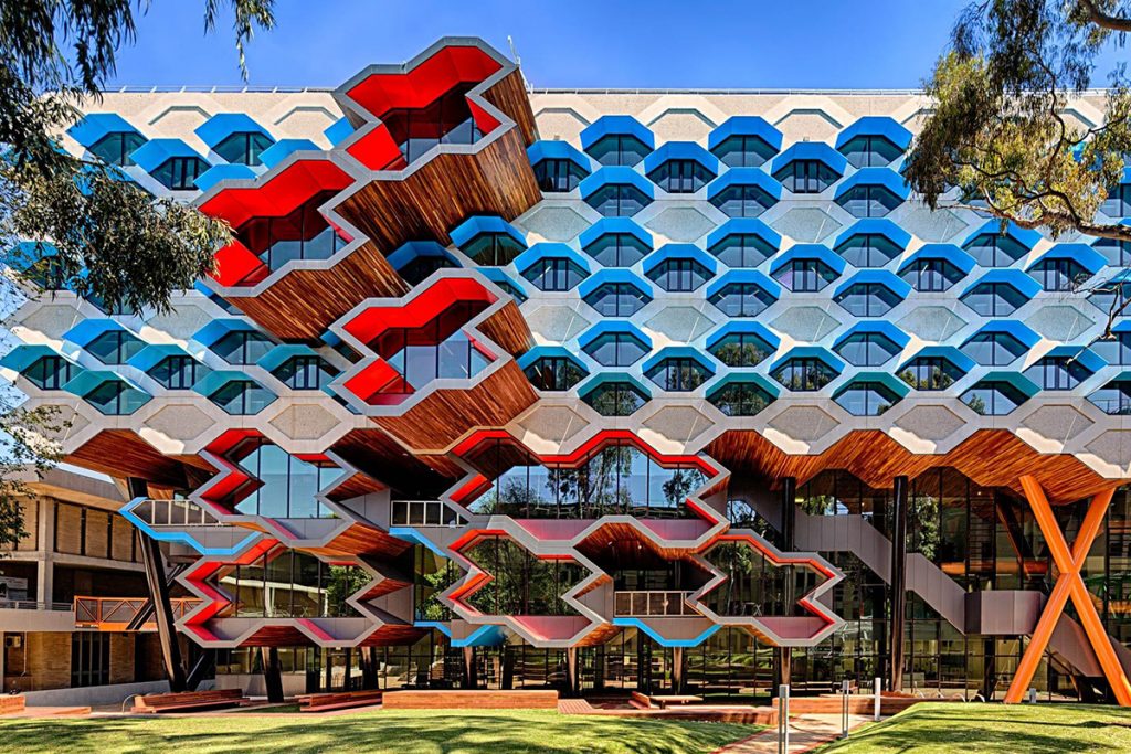 Học bổng du học Úc từ La Trobe University - Trường Top 1% Thế giới