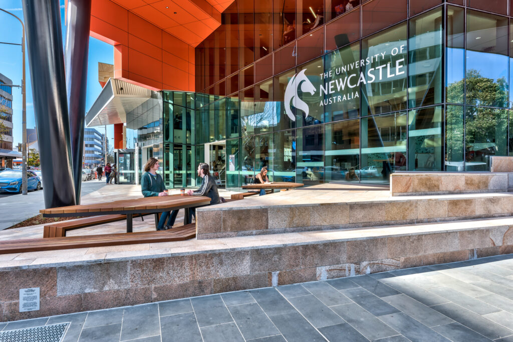 Du học Úc 2022 tại University of Newcastle với học bổng lên đến AUD $50,000