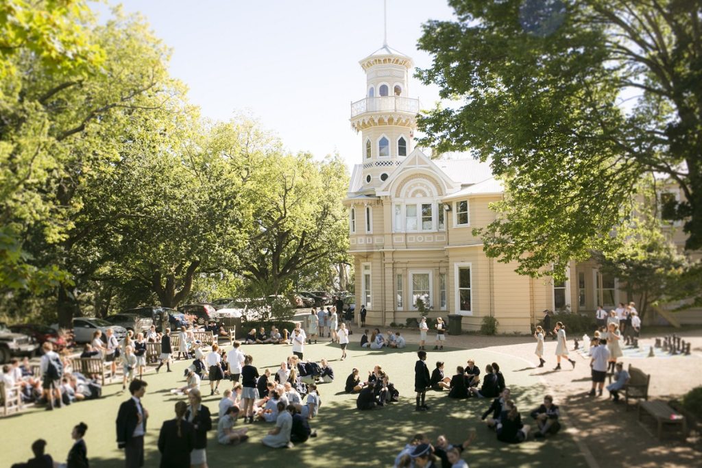 Du học Canada bậc THPT tại Braemar College với cơ hội nhận học bổng kép