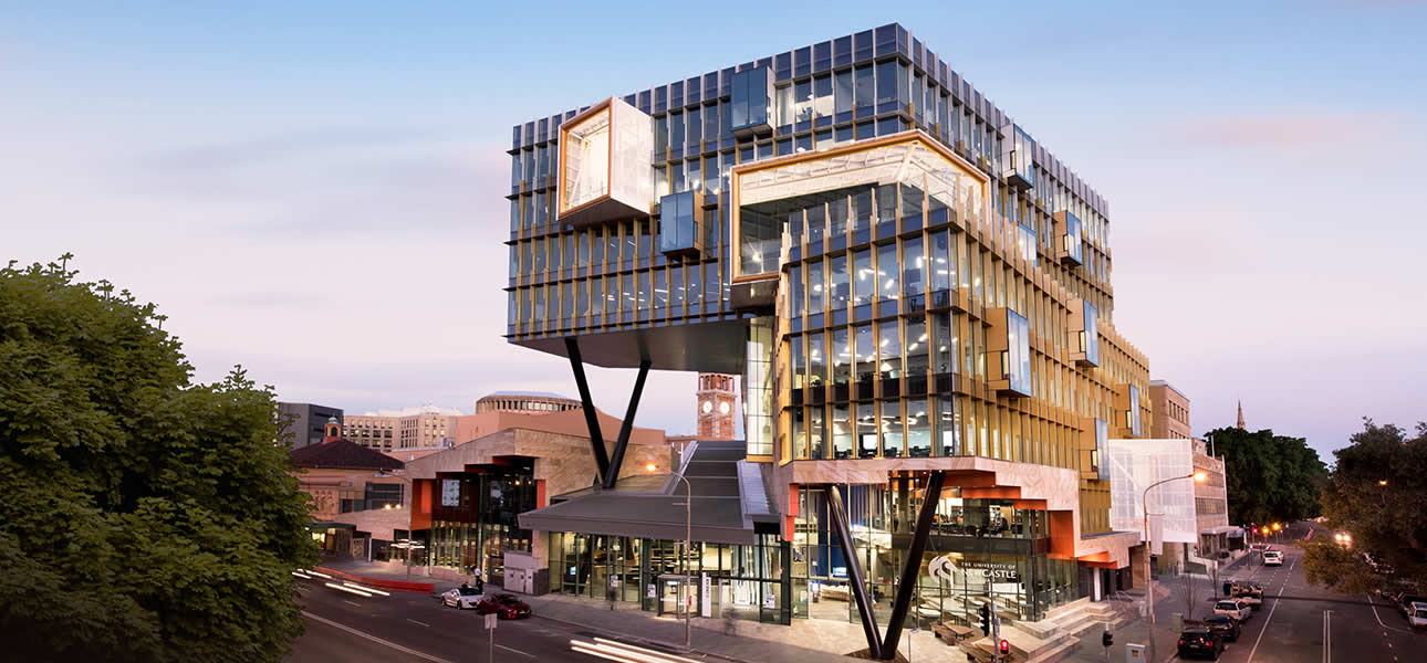 Du học Cử nhân Điều dưỡng tại University of Newcastle với học bổng $10,000/năm