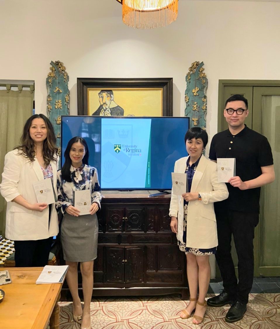 VNIS Education meets with representatives from the University of Regina