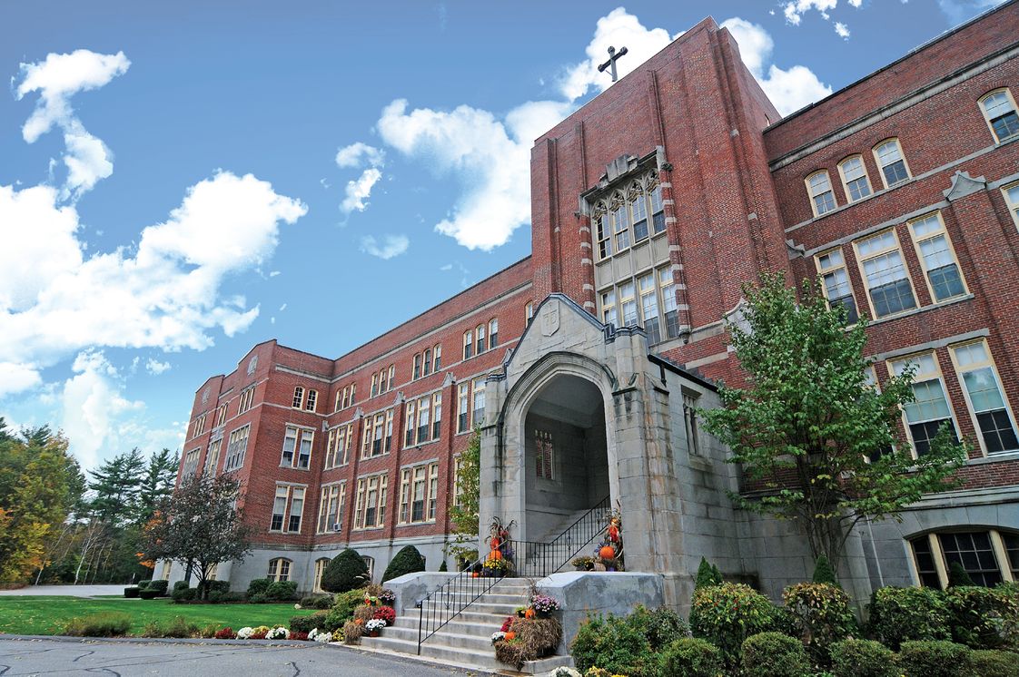 DU HỌC TRƯỜNG CÔNG GIÁO – ACADEMY OF NOTRE DAME (MA)