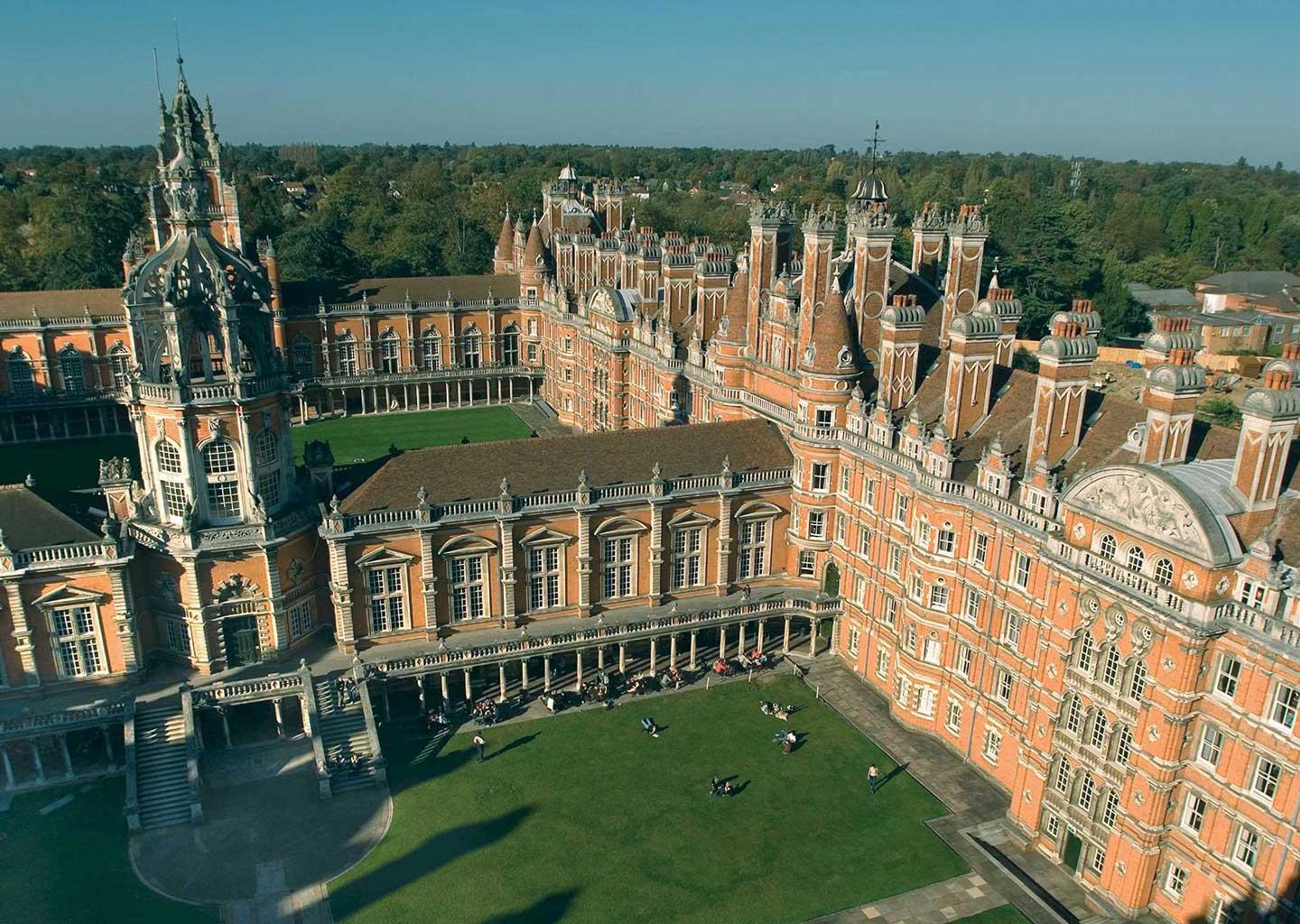 Học bổng Royal Holloway University và Cơ hội Du học Anh với VNIS Education