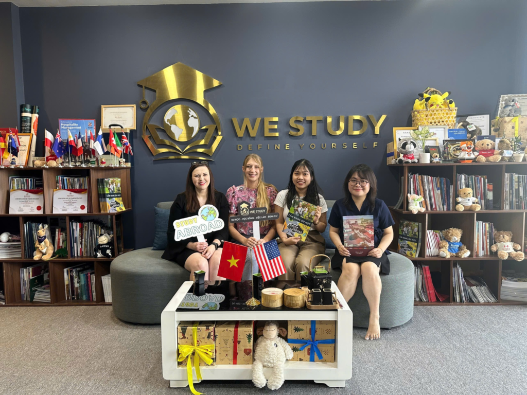 Texas State University Visits Vietnam