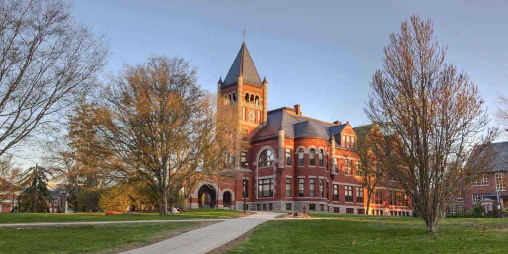 Giới thiệu Đại học New Hampshire (UNH) - Nơi Tài Năng Tỏa Sáng